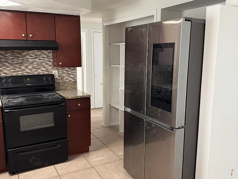 3521 Oakhurst Dr — Photo 4