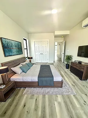 Rented by Luxian International Realty LLC | media 9