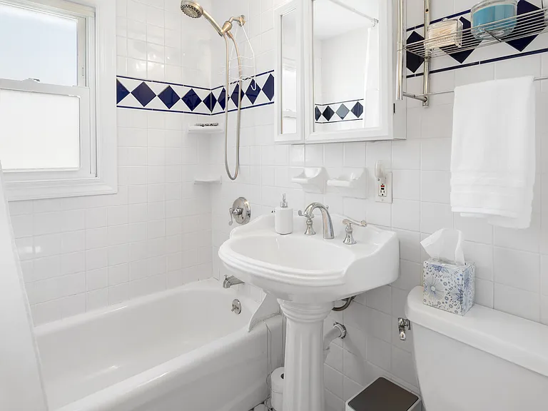 27 Summit Blvd — Photo 15