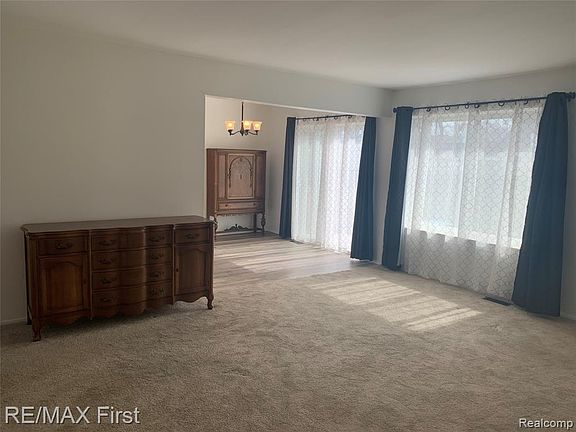 3rd image of 22814 Shoreview Ct