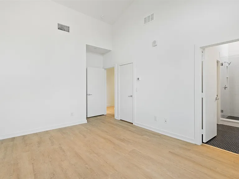 6012 Hudson St #3 — Photo 14