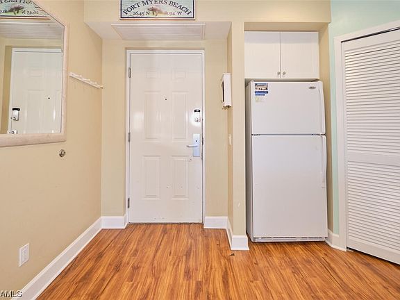 5th image of 450 Old San Carlos Blvd #205