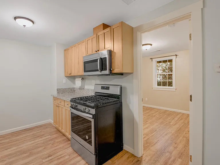 7006 SE 66th Ave #1 — Photo 2