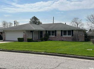5 Southvale Dr, Jacksonville, IL 62650