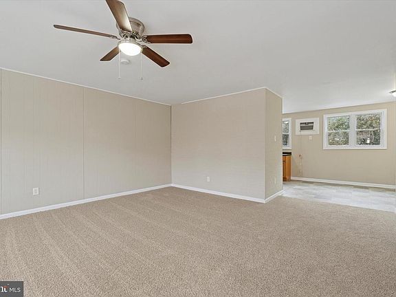 3rd image of 3226 Birch Rd