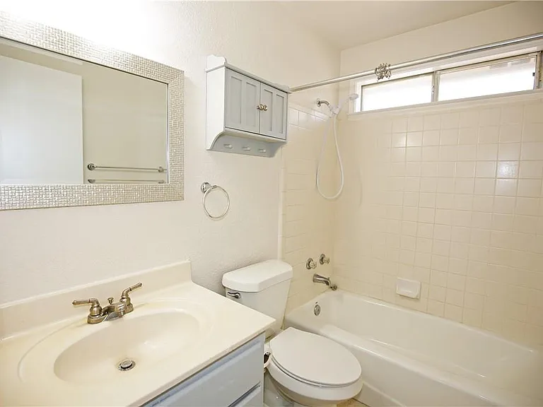 2308 Sycamore Trl — Photo 16