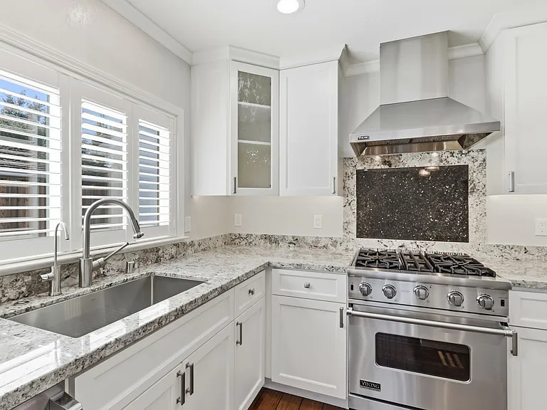19397 Eric Dr — Photo 2