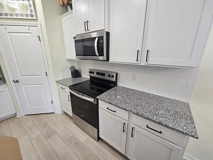405 Griffon Dr — Photo 6