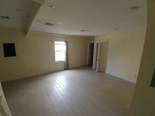 4th image of 31-01 21st St #4