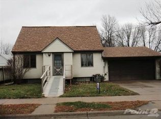 228 26th St SW, Mason City, IA 50401