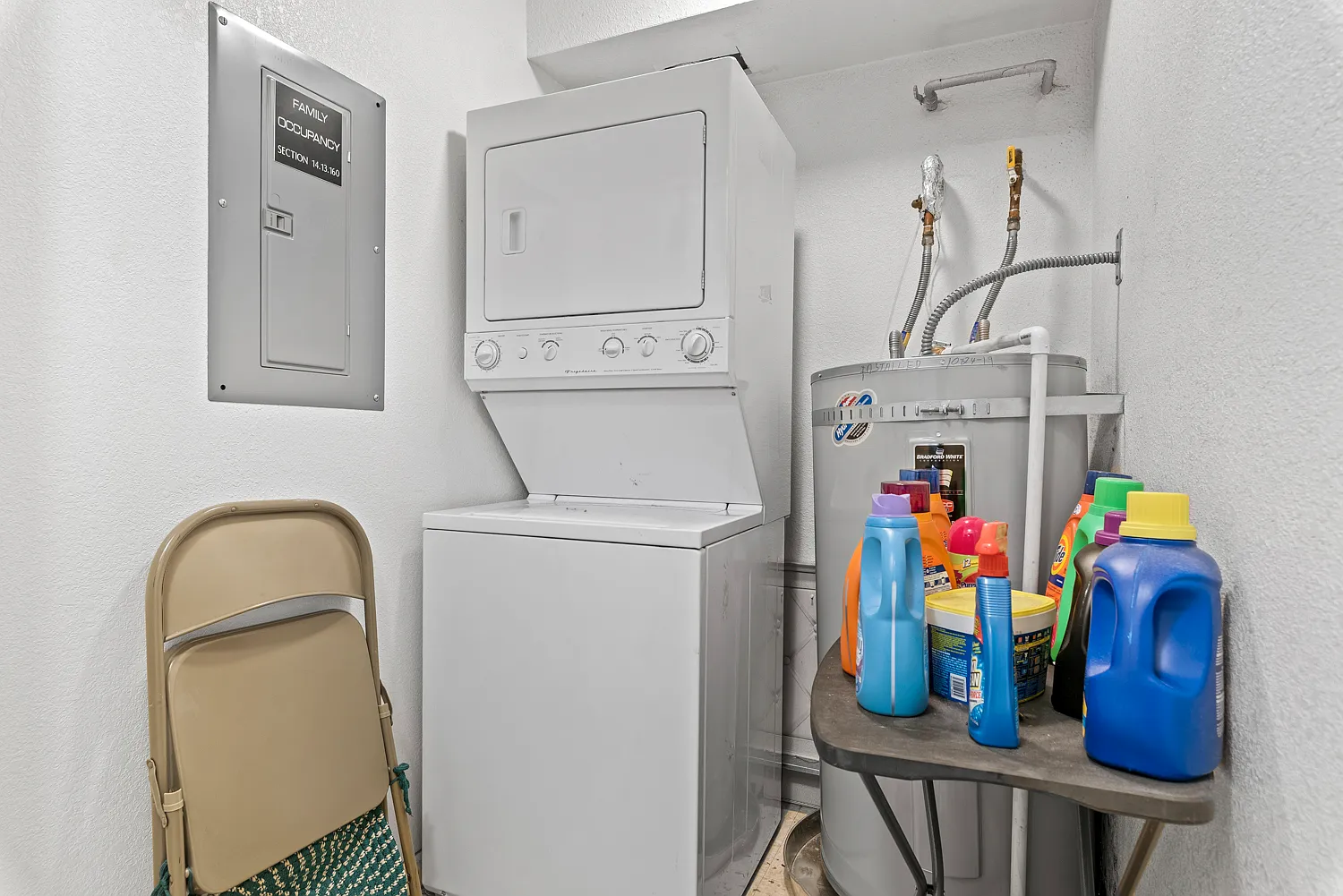 3 bed, 1090 sqft, $585 — Photo 3