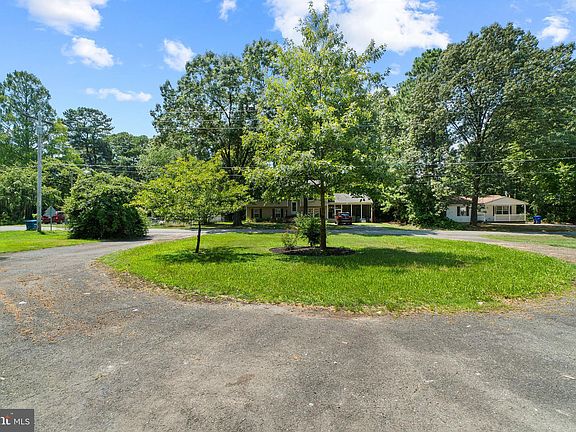 5th image of 18158 Piedmont Dr