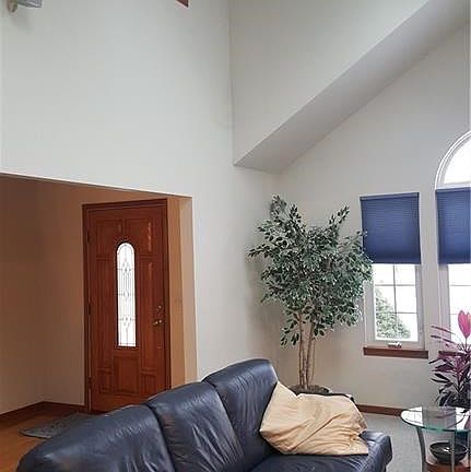 4th image of 339 Parkway Dr