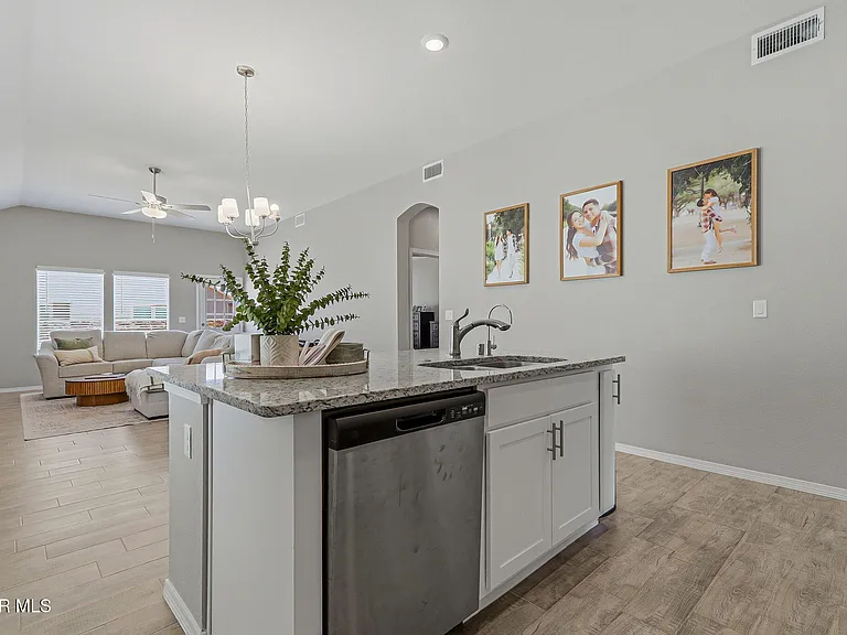 13977 Margaret Ponce Ave — Photo 6