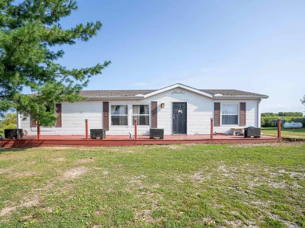 810 Black Partridge Rd, Metamora, IL 61548