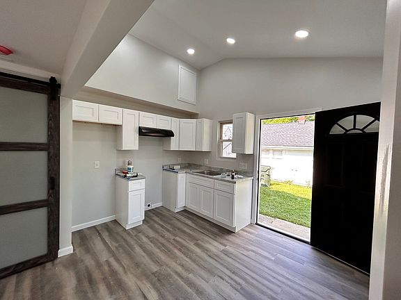 5th image of 1098 Campbell Ave