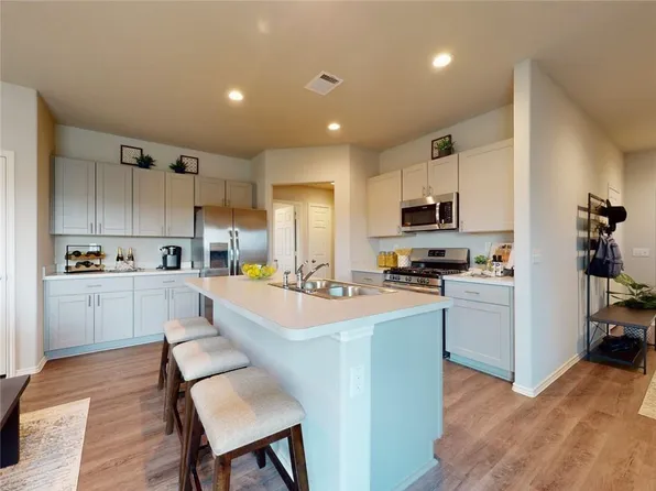 8004 SE 5th St, Blue Springs, MO 64014