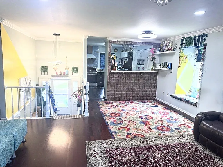 926 Burgess Cir — Photo 8