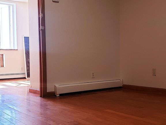 5th image of 907 56th St #3