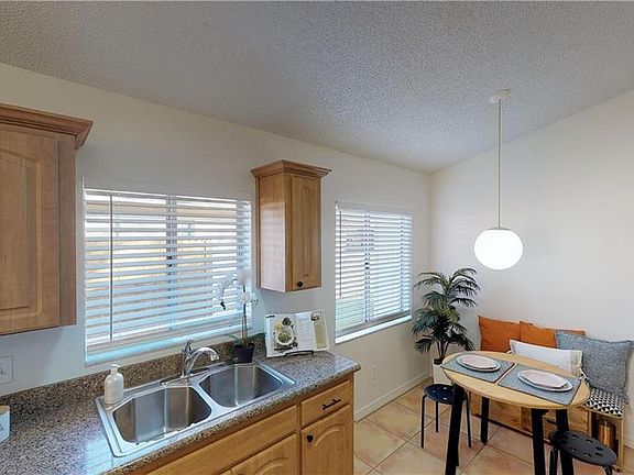 5th image of 732 Heather Glen Cir