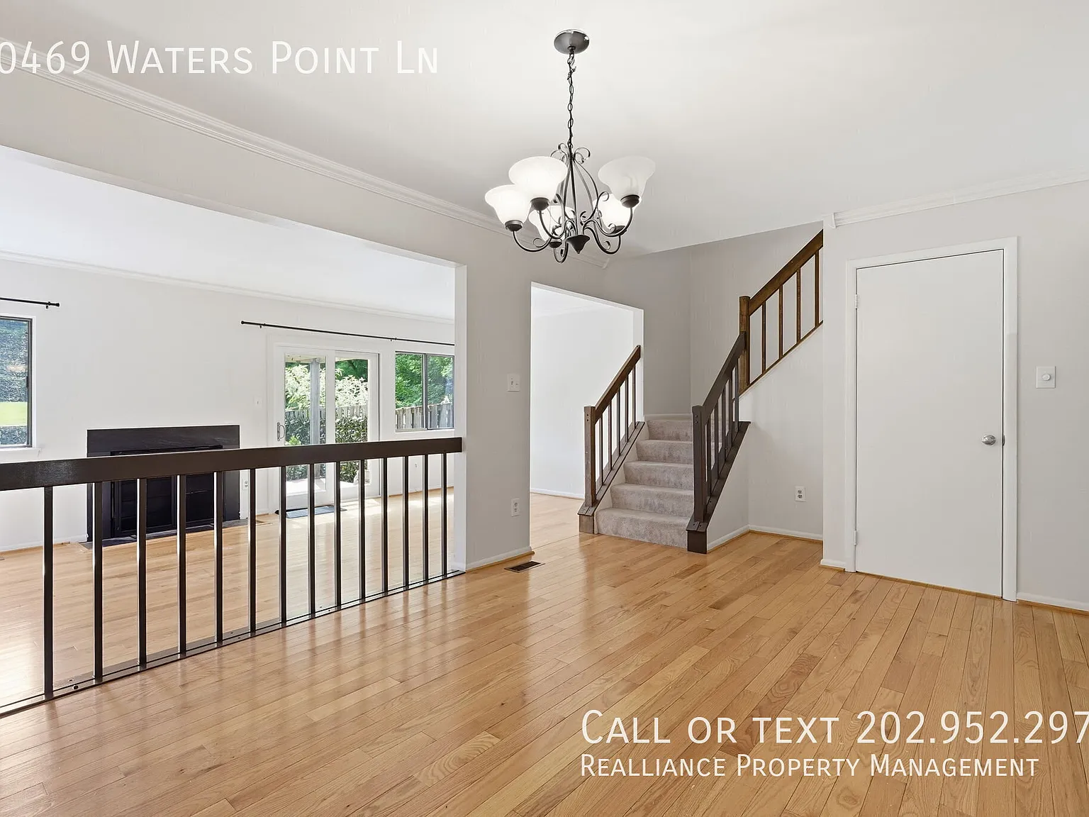 Beautiful 3BR/3.5BA Townhome in Waters Landing ? Finished Basement, Pr — Photo 4