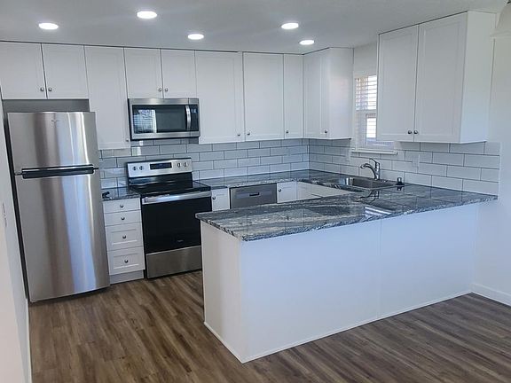 3rd image of 5927 N Wiscomb St #5927