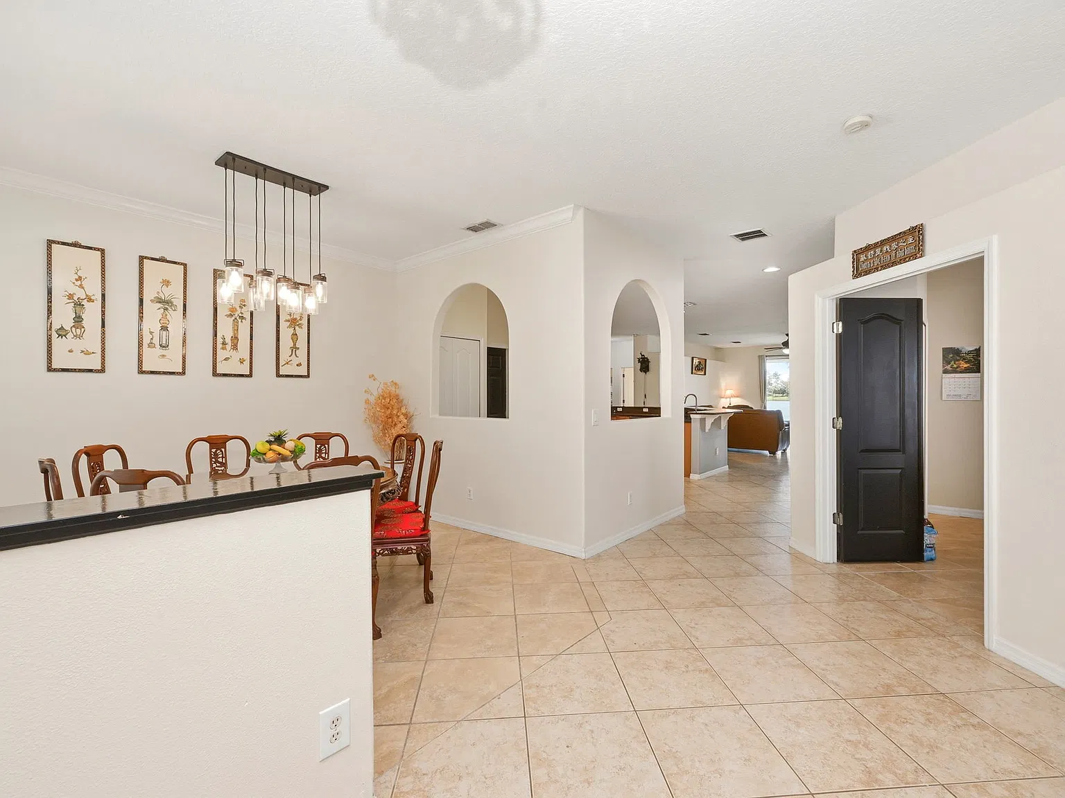 4 bed, 2988 sqft, $2,800 — Photo 3