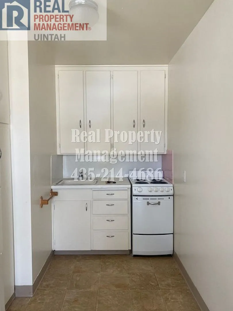 238 S 300 W — Photo 2
