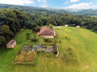 42 Beech Hollow Rd, New ringgold, PA 17960