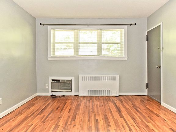 11 Bedford Avenue