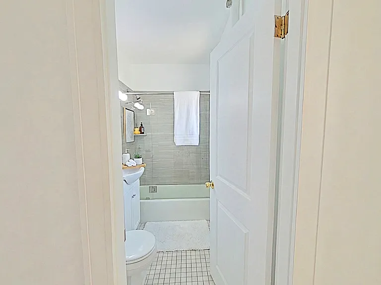 2031 Commonwealth Ave #16 — Photo 12