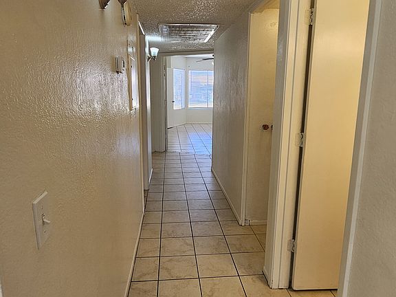 3rd image of 5630 W Rue De La Montagne