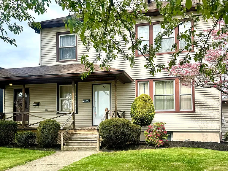 942 Wyoming Ave #A — Photo 1