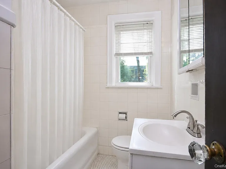 15-17 Chestnut St #15 — Photo 17