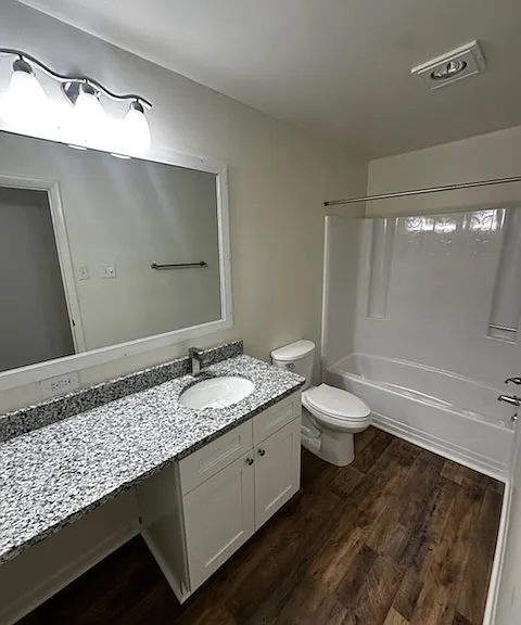 Foxcroft Village Apartments — Photo 4