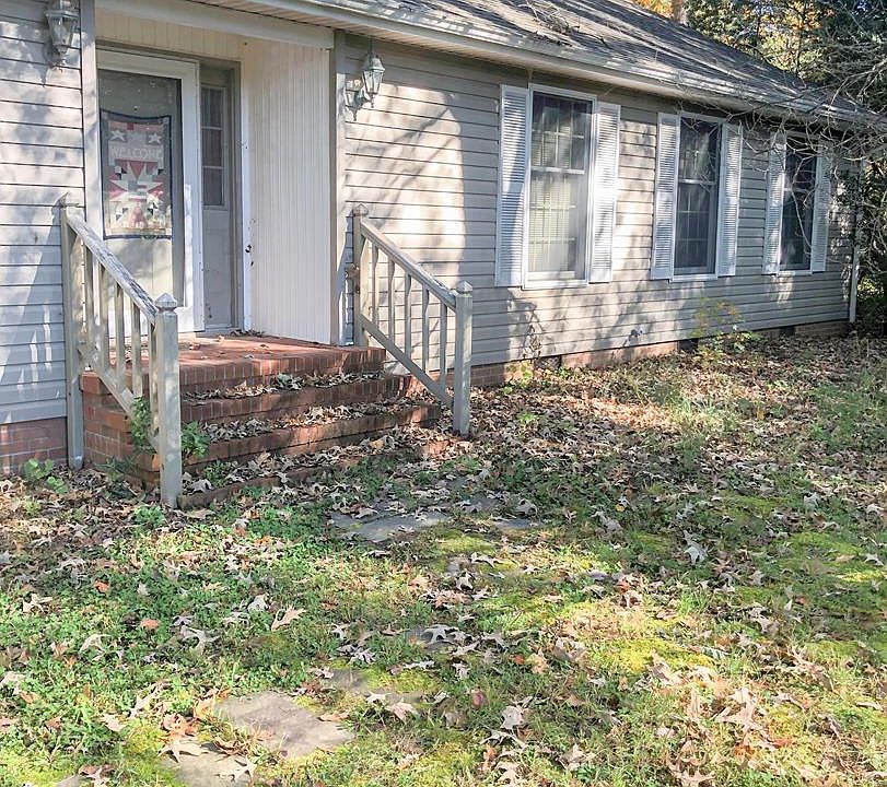 1st image of 15 Lawler Ln