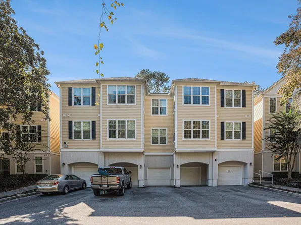 60 Fenwick Hall Aly APT 723, Johns Island, SC 29455