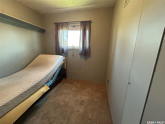 4th image of 929 Brown Street