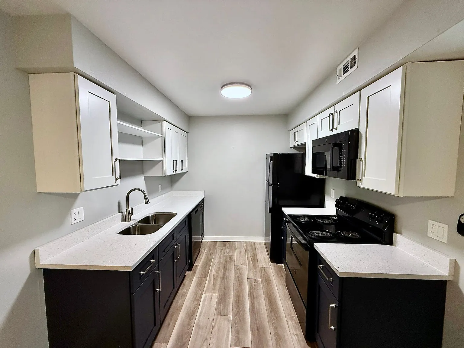 CherryVale Apartments — Photo 1