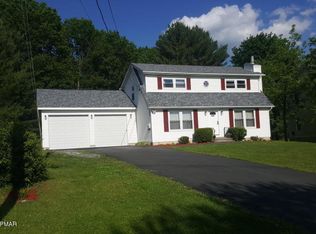2257 Clearview Dr, East Stroudsburg, PA 18302