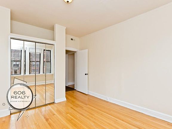 5th image of 1024 E Hyde Park Blvd APT 1N