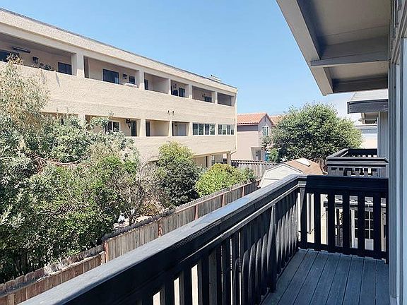 2nd image of 2412 Palmetto Ave APT 2