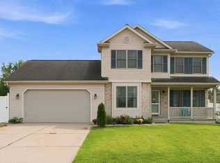 605 E Wawonaissa Dr, Syracuse, IN 46567
