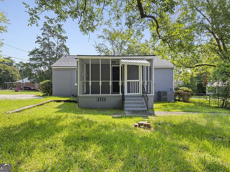 3306 Guthrie Dr — Photo 5