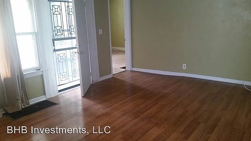 3rd image of 917 N Sheffield Ave