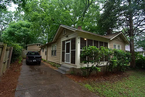 818 Hartford Pl SW Photo 1