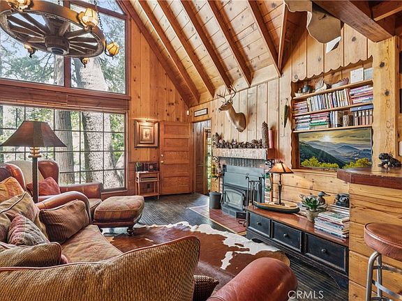 4th image of 238 Maple Dr