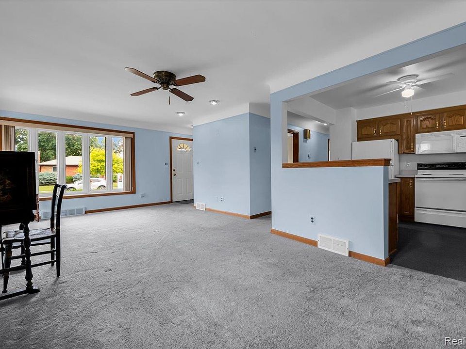 1952 Lakeview St, photo 6