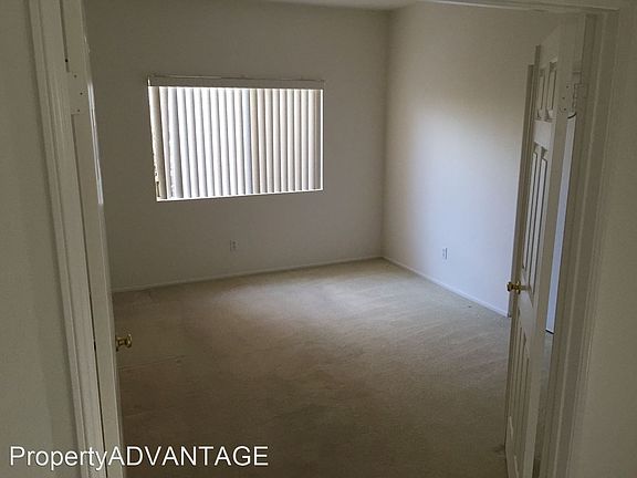 4th image of 722 Bel Air Dr W