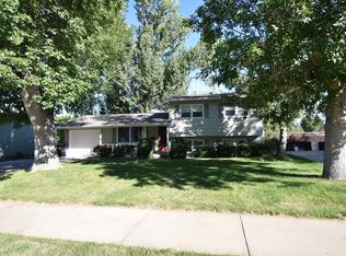 2216 Lockwood Dr, Rapid City, SD 57702